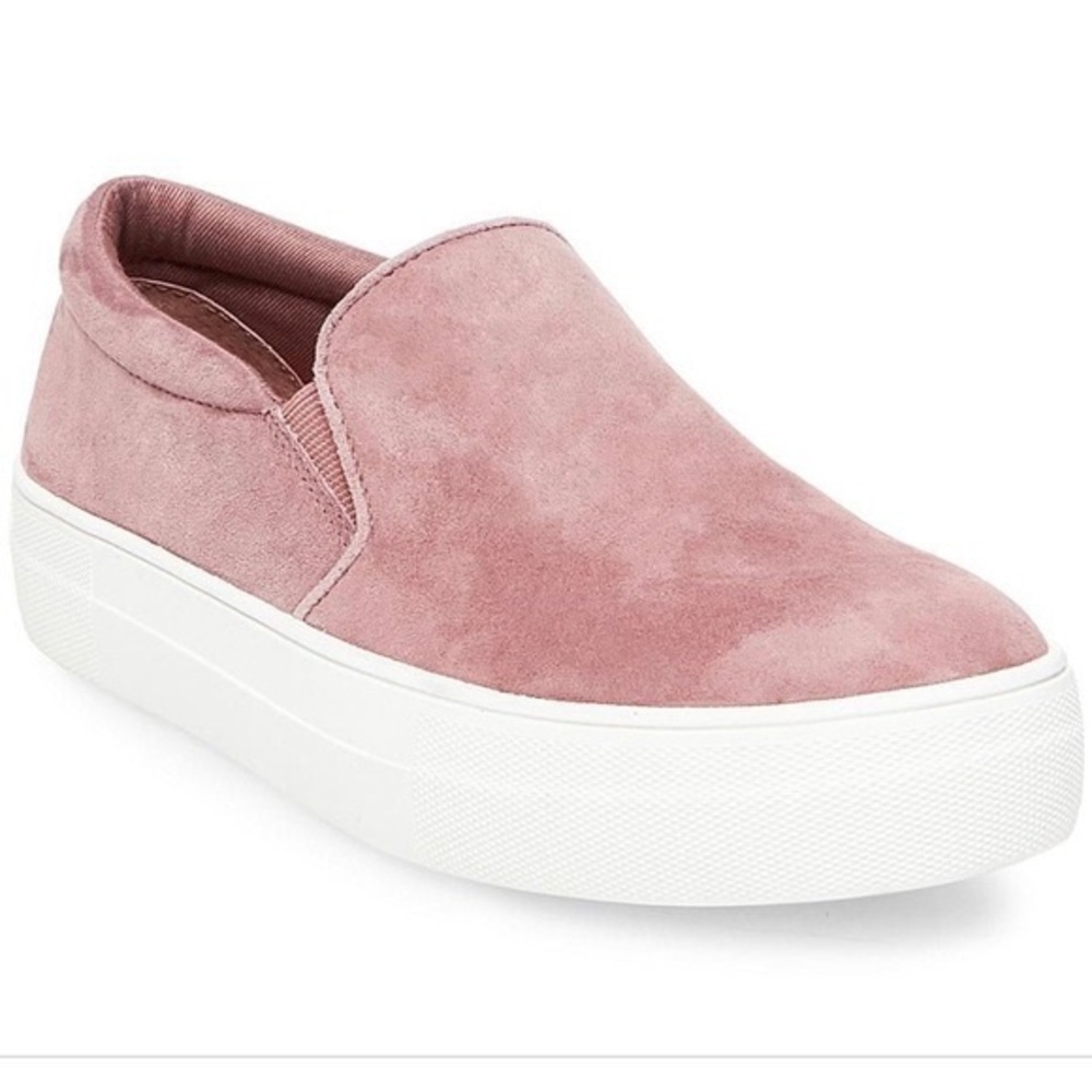 Steve Madden Gills Suede Sneaker in Blush